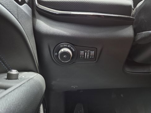 New 2026 Jeep Compass Latitude image 37