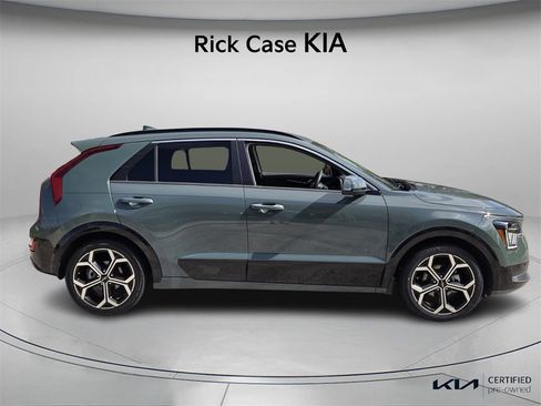 Certified 2023 Kia Niro SX Touring image 4