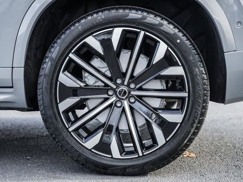 New 2026 Volvo XC90 B6 Ultra w/ Protection Package image 18