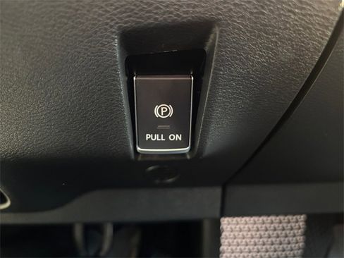 Used 2023 Nissan Ariya FWD image 24