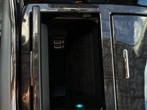 Used 2019 Lincoln Navigator L Reserve AWD/4WD image 36