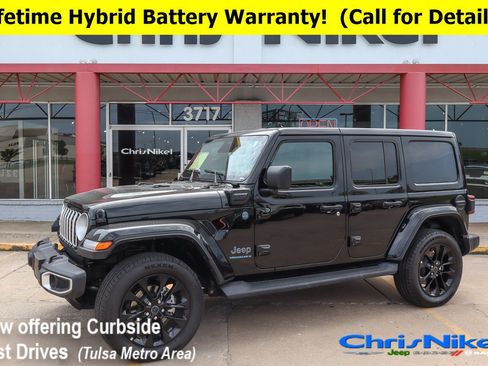 Used 2025 Jeep Wrangler Unlimited Sahara AWD/4WD image 1