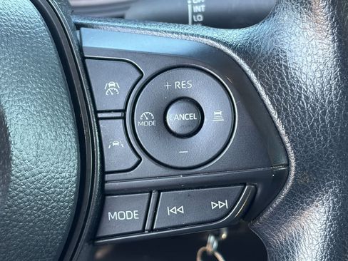 Used 2025 Toyota Corolla LE FWD image 12
