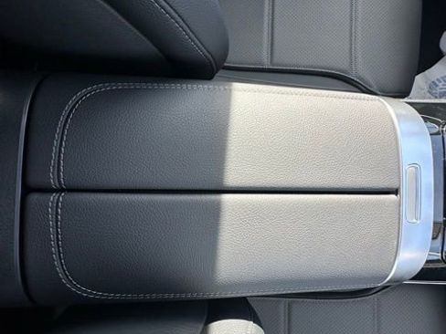 Used 2026 Mercedes-Benz GLC 300 4MATIC image 32