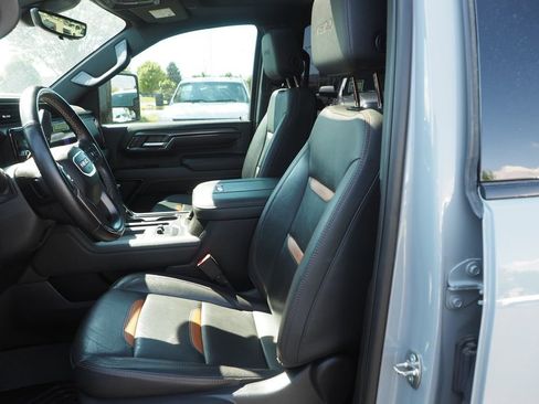 Used 2024 GMC Sierra 2500 AT4 w/ AT4 Premium Plus Package AWD/4WD image 13