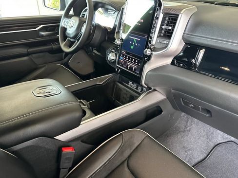 New 2026 RAM 1500 Laramie AWD/4WD image 14