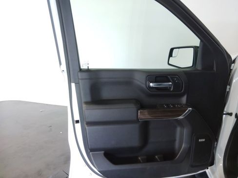 Used 2021 Chevrolet Silverado 1500 LT Trail Boss w/ Convenience Package II image 28