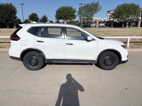 Used 2017 Nissan Rogue S AWD/4WD image 3
