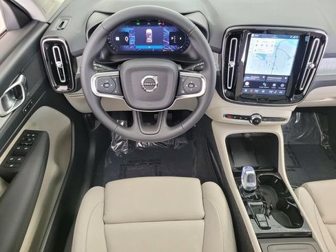 New 2026 Volvo XC40 B5 Plus w/ Protection Package Premier AWD/4WD image 15