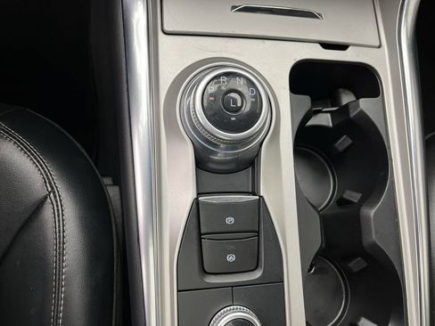 Used 2022 Ford Explorer XLT w/ Equipment Group 202A image 27