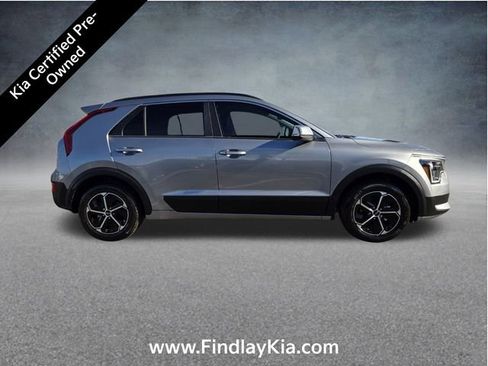 Certified 2025 Kia Niro EX image 5