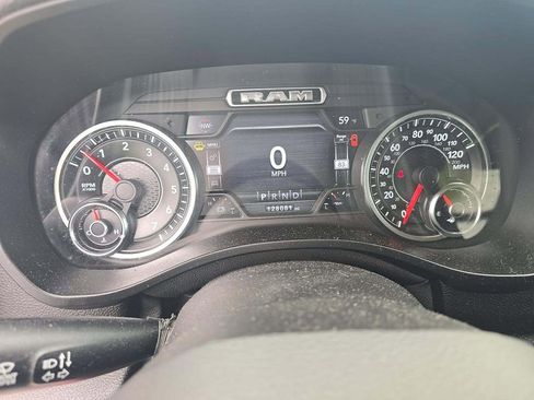 Used 2019 RAM 1500 Laramie AWD/4WD image 6