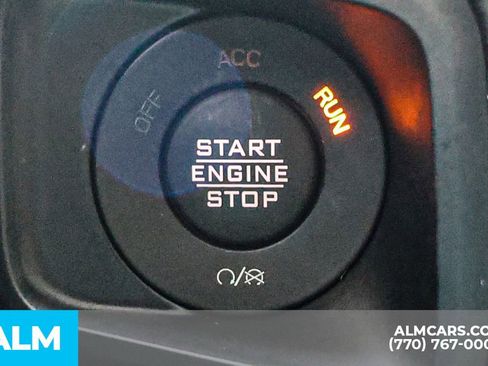 Used 2025 Jeep Wrangler Unlimited Sahara AWD/4WD image 43
