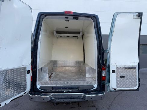 Used 2017 Nissan NV 3500 SL image 15