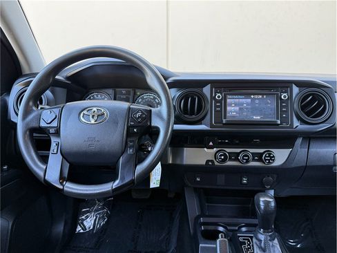 Used 2018 Toyota Tacoma SR RWD image 13