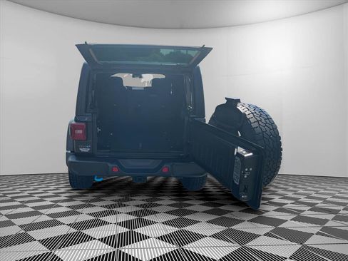 Used 2024 Jeep Wrangler Unlimited Rubicon 4xe AWD/4WD image 12
