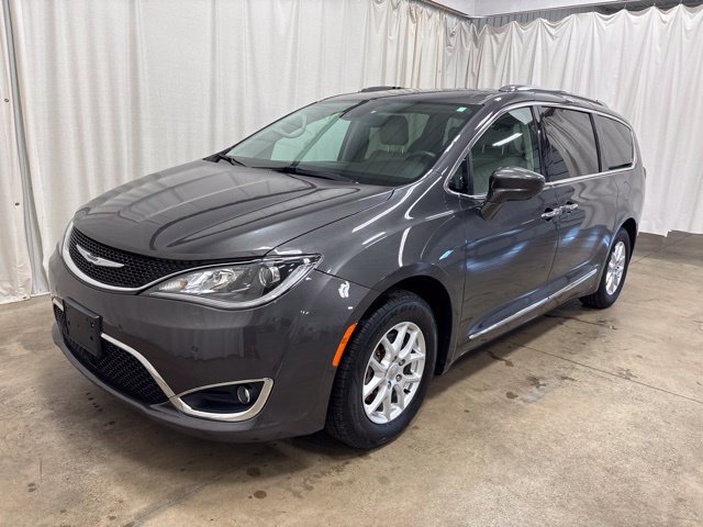 Used 2020 Chrysler Pacifica Touring-L w/ Advanced Safetytec Group FWD image 8