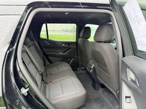 Used 2026 Chevrolet Equinox LT FWD image 9