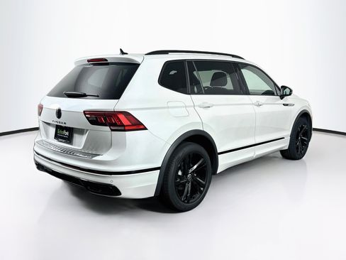 Used 2023 Volkswagen Tiguan SE R-Line FWD image 9