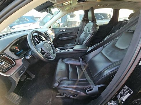 Used 2023 Volvo XC60 B5 Ultimate image 5