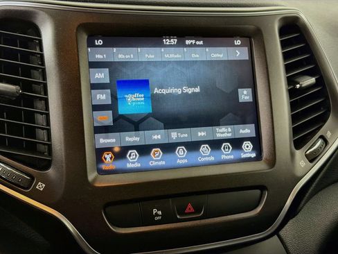 Used 2020 Jeep Cherokee Trailhawk w/ Cold Weather Group AWD/4WD image 17