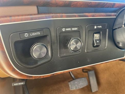 Used 1990 Ford F150 2WD Regular Cab image 15