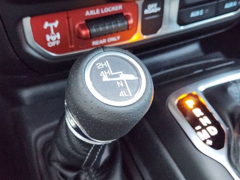 New 2026 Jeep Gladiator Mojave image 21