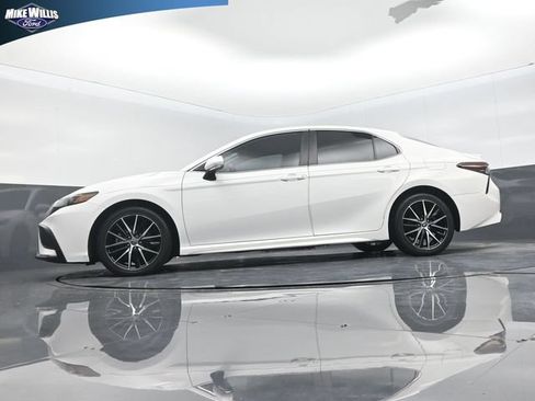 Used 2022 Toyota Camry SE FWD image 20
