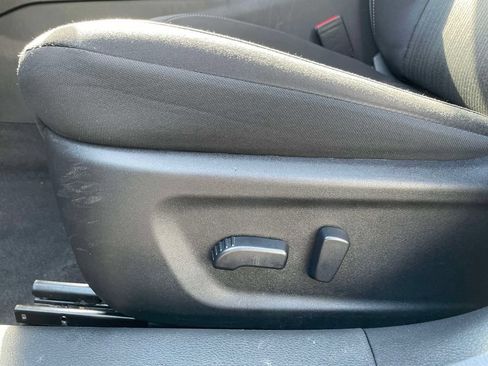 Used 2025 Nissan Altima 2.5 SV FWD image 15