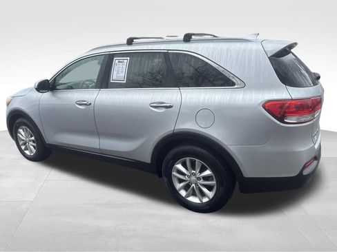 Used 2016 Kia Sorento LX w/ LX Convenience Package image 13