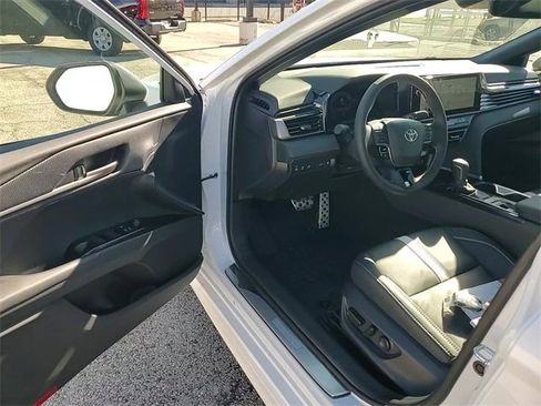 Used 2026 Toyota Camry SE image 10