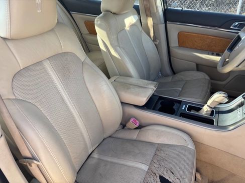 Used 2010 Lincoln MKS image 13