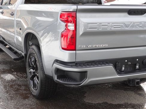 Used 2023 Chevrolet Silverado 1500 Custom image 9