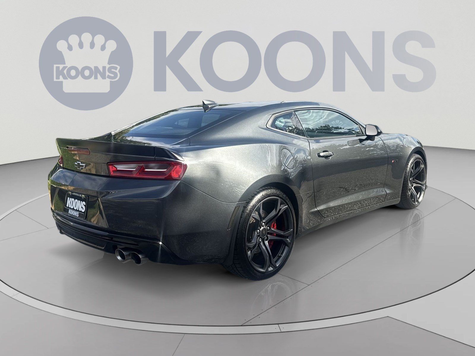 Used 2018 Chevrolet Camaro SS RWD image 5