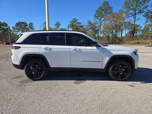 New 2026 Jeep Grand Cherokee Limited w/ Limited Altitude Package RWD image 3