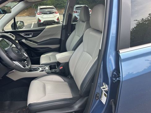 Used 2022 Subaru Forester Limited AWD/4WD image 17