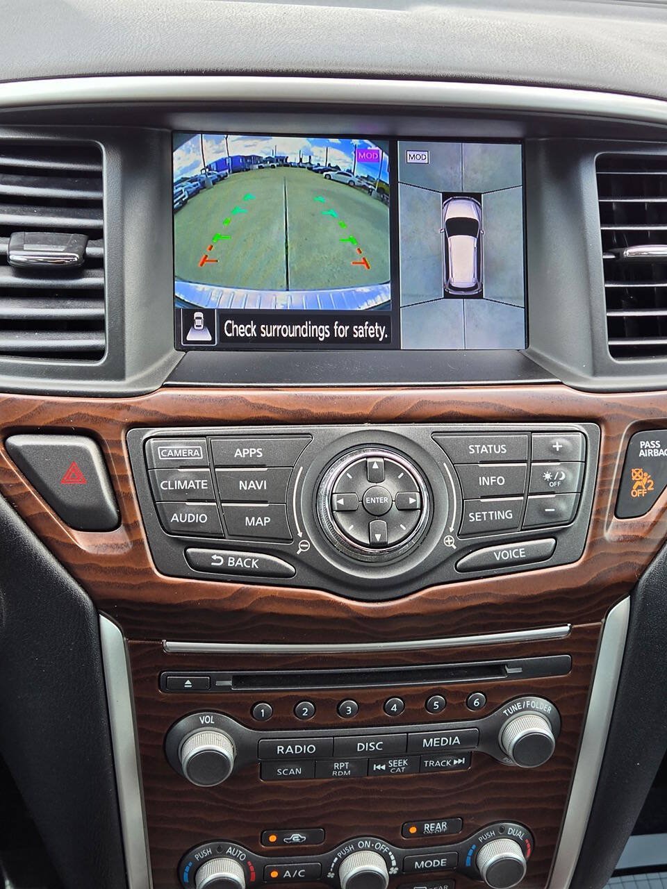 Used 2017 Nissan Pathfinder Platinum FWD image 10