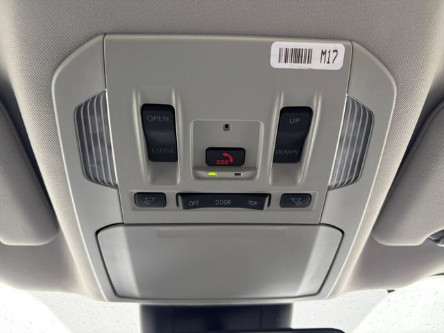 Used 2024 Toyota Highlander Limited AWD/4WD image 20