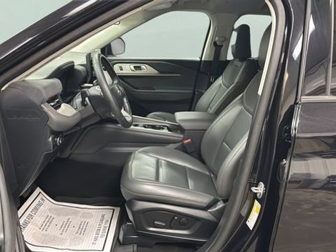 Used 2025 Ford Explorer Active w/ Active Comfort Package AWD/4WD image 11