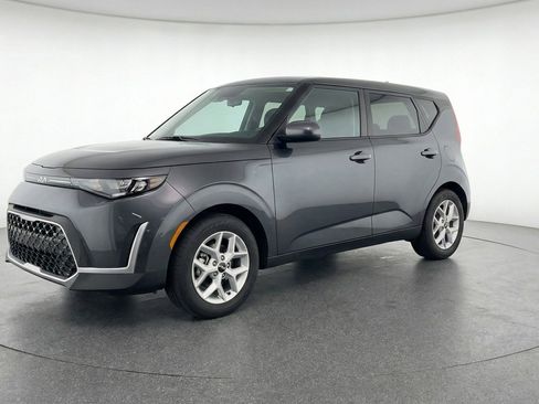 Used 2025 Kia Soul LX w/ LX Technology Package FWD image 3