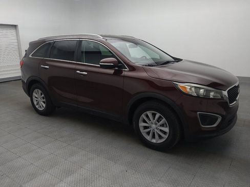 Used 2017 Kia Sorento LX image 11