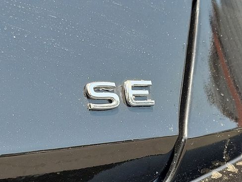 Used 2024 Volkswagen Jetta SE image 23