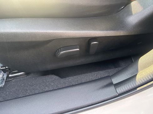 Certified 2023 Subaru Crosstrek 2.5i Limited w/ Moonroof Package image 21