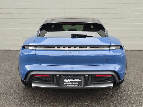 Certified 2021 Porsche Taycan 4 Cross Turismo image 8