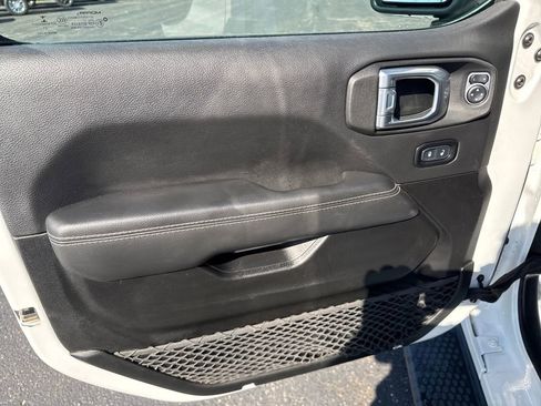 Used 2021 Jeep Wrangler Unlimited Sahara w/ Cold Weather Group image 10