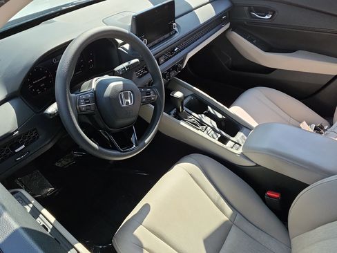 Used 2023 Honda Accord EX image 14