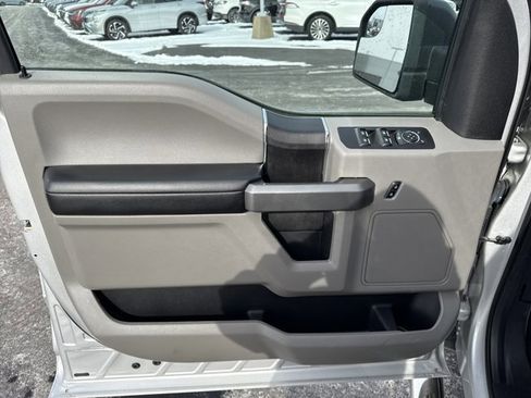 Used 2017 Ford F150 XLT image 12