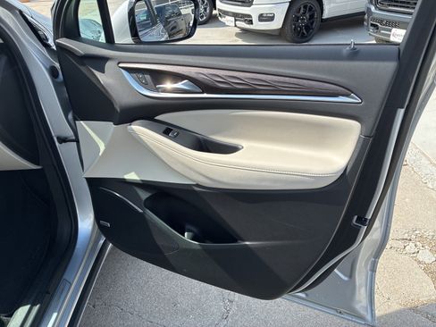 Used 2022 Buick Enclave Avenir image 26