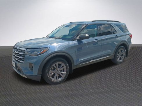 New 2025 Ford Explorer Active w/ Active Comfort Package image 2