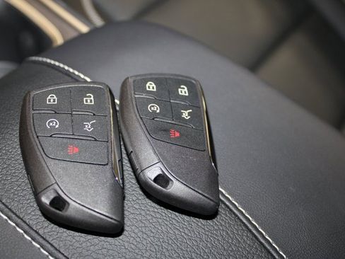 Used 2025 GMC Acadia Denali w/ LPO, Floor Liner Package image 26